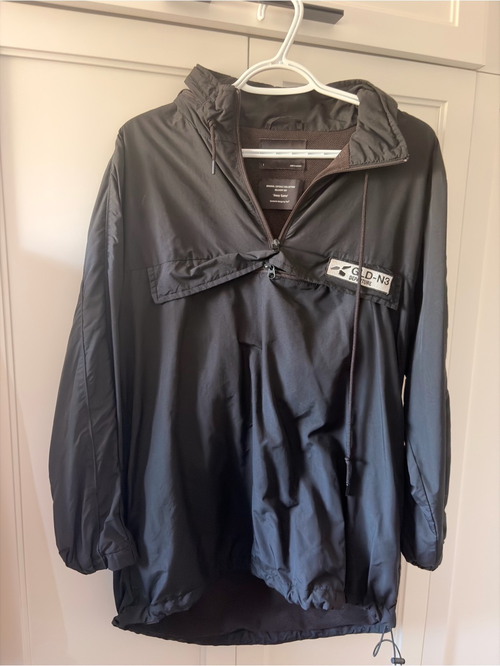 TNA Golden Black Mesh-Lined packable Jacket